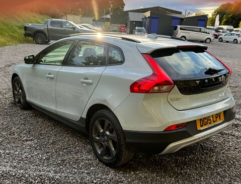 Volvo V40 1.6 V40 Cross Country Luxury D2 Auto 5dr 5