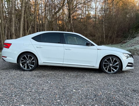 Skoda Superb 2.0 Superb SportLine+ TSi Semi-Auto 5dr 2