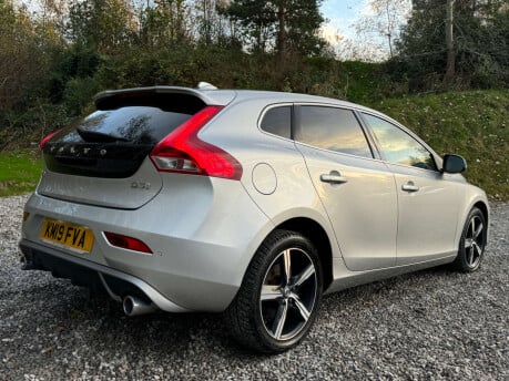 Volvo V40 2.0 V40 R-Design Edition D3 Auto 5dr 3