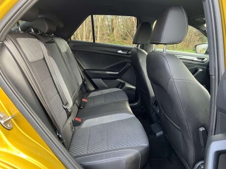 Volkswagen T-Roc 2.0 T-Roc R-Line TDI Semi-Auto 5dr 17