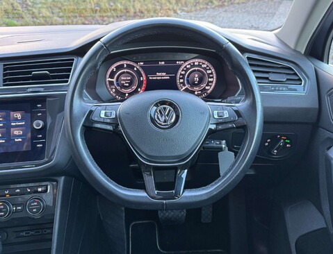 Volkswagen Tiguan 2.0 Tiguan SEL TDI Semi-Auto 5dr 16