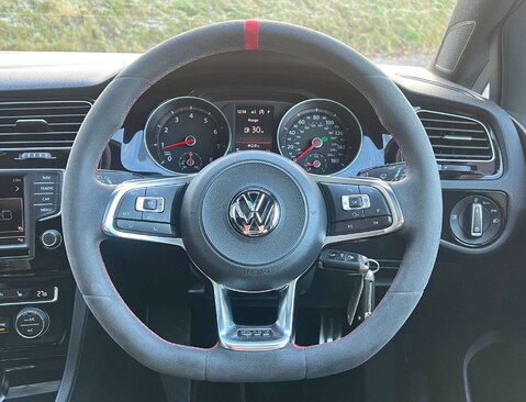 Volkswagen Golf 2.0 Golf GTi Clubsport Edition 40 Semi-Auto 5dr 30