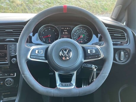 Volkswagen Golf 2.0 Golf GTi Clubsport Edition 40 Semi-Auto 5dr 30