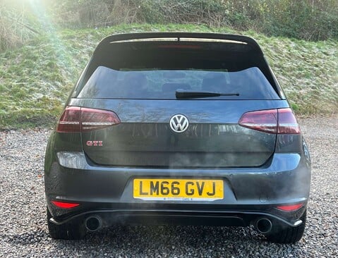 Volkswagen Golf 2.0 Golf GTi Clubsport Edition 40 Semi-Auto 5dr 4