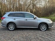 Mitsubishi Outlander 2.4 Outlander Dynamic PHEV CVT 4WD 5dr 2