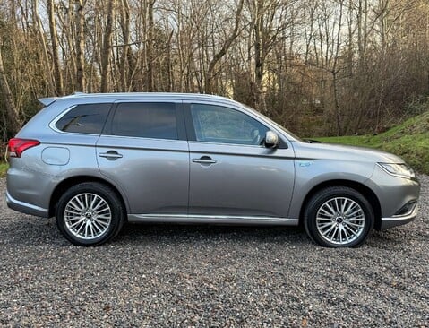 Mitsubishi Outlander 2.4 Outlander Dynamic PHEV CVT 4WD 5dr 2