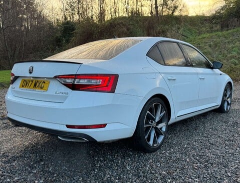 Skoda Superb 2.0 Superb Sportline TSi Semi-Auto 5dr 3