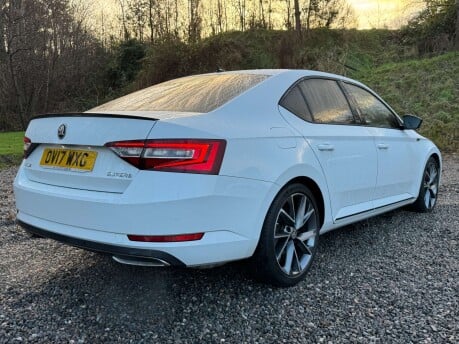 Skoda Superb 2.0 Superb Sportline TSi Semi-Auto 5dr 3