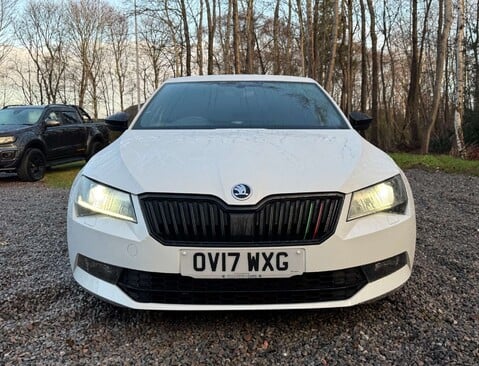 Skoda Superb 2.0 Superb Sportline TSi Semi-Auto 5dr 11