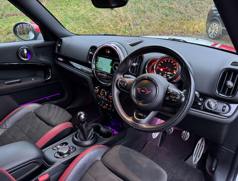 Mini Countryman 2.0 Countryman John Cooper Works 4WD 5dr 29