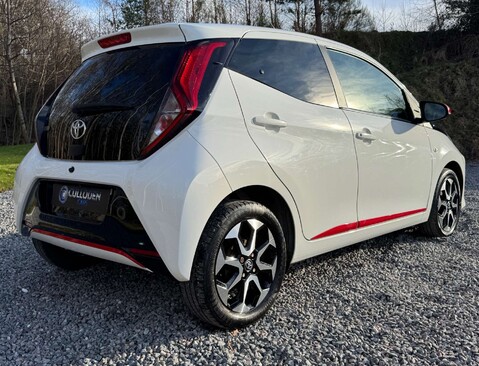 Toyota Aygo 1.0 Aygo X-Trend TSS VVT-i CVT 5dr 3