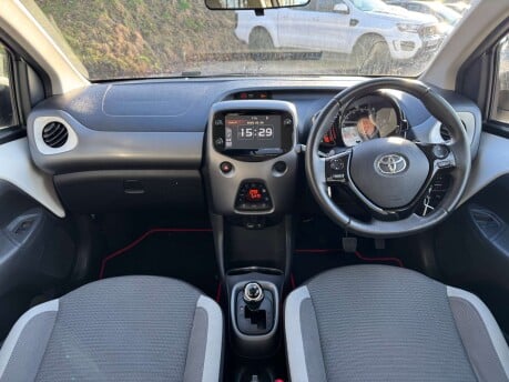 Toyota Aygo 1.0 Aygo X-Trend TSS VVT-i CVT 5dr 17