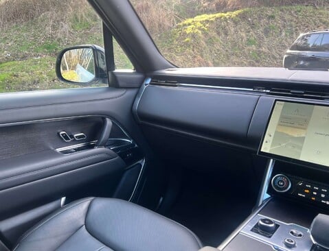 Land Rover Range Rover 3.0 Range Rover Autobiography PHEV Auto 4WD 5dr 36