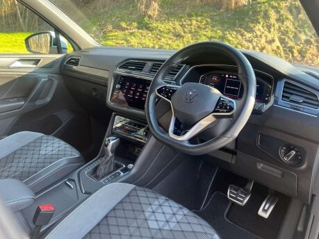 Volkswagen Tiguan 1.5 Tiguan R-Line TSi Semi-Auto 5dr 23