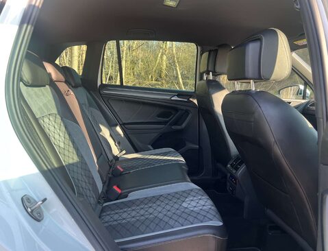 Volkswagen Tiguan 1.5 Tiguan R-Line TSi Semi-Auto 5dr 16