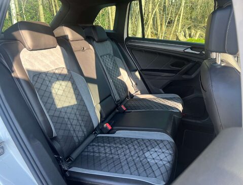 Volkswagen Tiguan 1.5 Tiguan R-Line TSi Semi-Auto 5dr 17