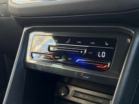 Volkswagen Tiguan 1.5 Tiguan R-Line TSi Semi-Auto 5dr 33
