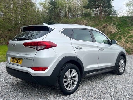 Hyundai TUCSON 1.7 Tucson Premium Blue Drive 2WD CRDi 5dr