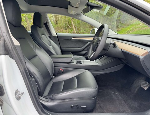 Tesla Model 3 Model 3 Long Range AWD 4WD 4dr 17