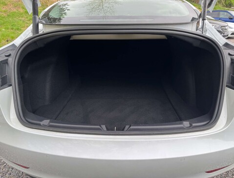 Tesla Model 3 Model 3 Long Range AWD 4WD 4dr 6