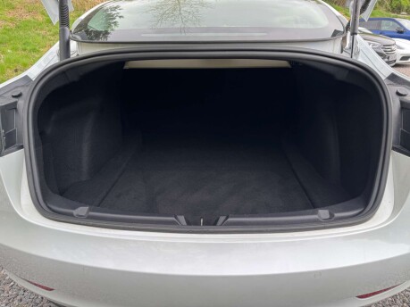 Tesla Model 3 Model 3 Long Range AWD 4WD 4dr 6