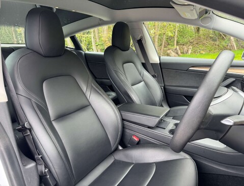 Tesla Model 3 Model 3 Long Range AWD 4WD 4dr 18