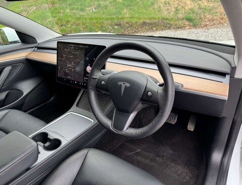 Tesla Model 3 Model 3 Long Range AWD 4WD 4dr 19