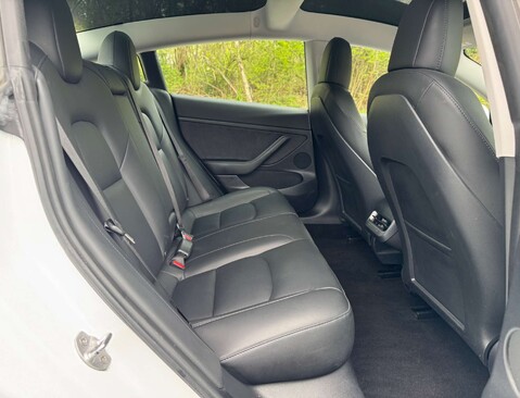 Tesla Model 3 Model 3 Long Range AWD 4WD 4dr 34