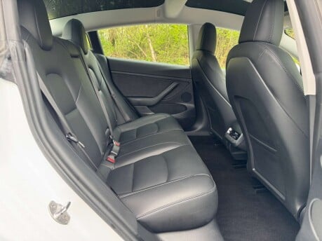 Tesla Model 3 Model 3 Long Range AWD 4WD 4dr 34