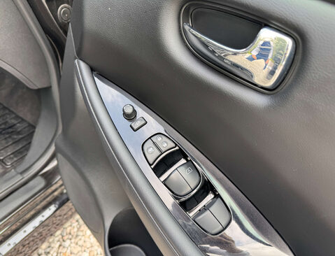 Nissan LEAF Leaf N-Connecta 5dr 19