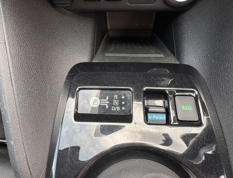Nissan LEAF Leaf N-Connecta 5dr 30
