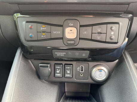 Nissan LEAF Leaf N-Connecta 5dr 32