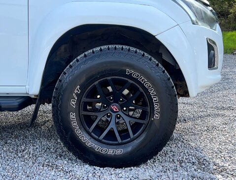 Isuzu D-Max 1.9 D-Max Arctic Trucks Auto 4WD 9