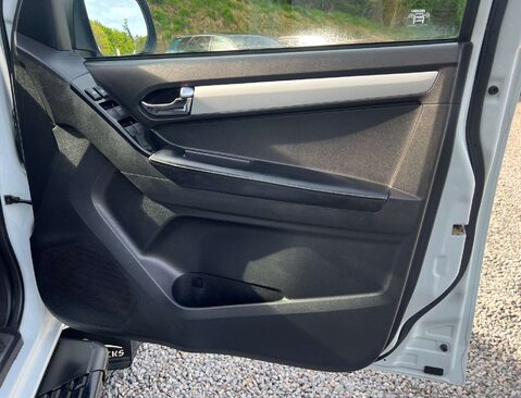 Isuzu D-Max 1.9 D-Max Arctic Trucks Auto 4WD 21