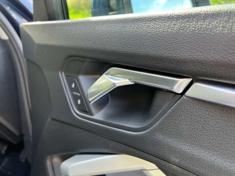 Audi Q3 2.0 Q3 Sport 35 TDI Quattro 4WD 5dr 25