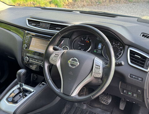 Nissan Qashqai 1.6 Qashqai Tekna dCi CVT 5dr 8