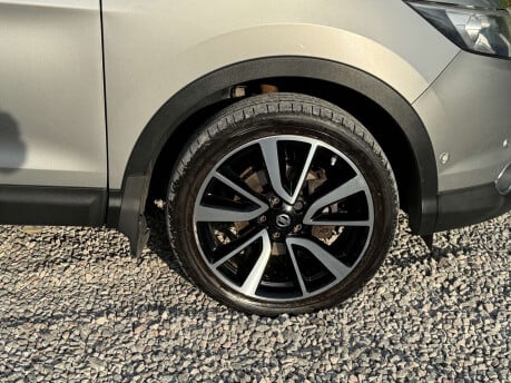 Nissan Qashqai 1.6 Qashqai Tekna dCi CVT 5dr 9