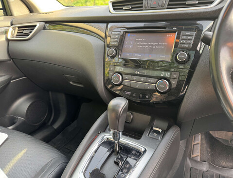 Nissan Qashqai 1.6 Qashqai Tekna dCi CVT 5dr 14