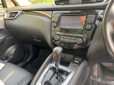 Nissan Qashqai 1.6 Qashqai Tekna dCi CVT 5dr 14