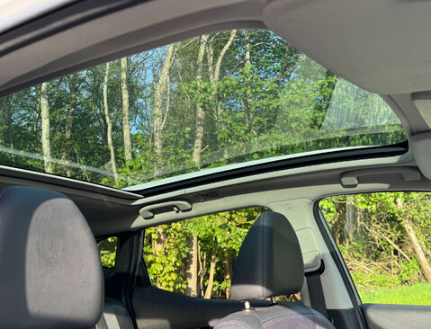 Nissan Qashqai 1.6 Qashqai Tekna dCi CVT 5dr 12