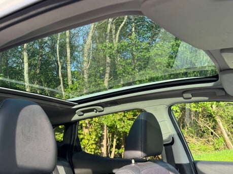 Nissan Qashqai 1.6 Qashqai Tekna dCi CVT 5dr 12
