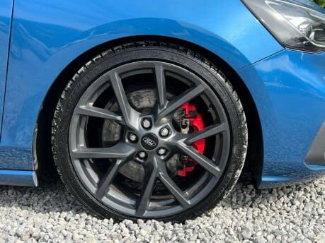 Ford Focus 2.0 Focus ST EcoBlue 5dr 9