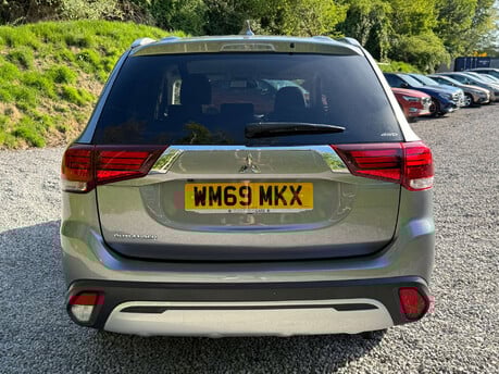 Mitsubishi Outlander 2.0 Outlander Design CVT 4WD 5dr