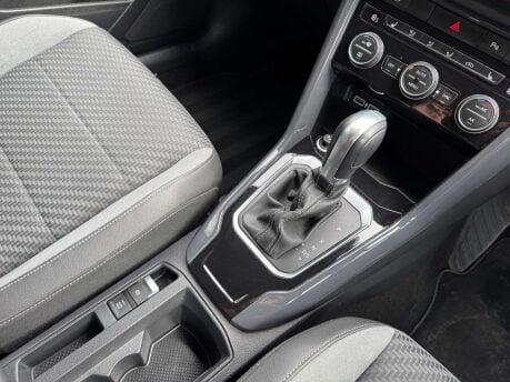 Volkswagen T-Roc 1.5 T-Roc R-Line TSi Evo Semi-Auto 5dr 28