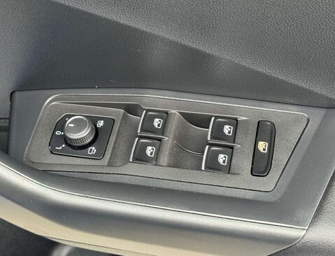 Volkswagen T-Roc 1.5 T-Roc R-Line TSi Evo Semi-Auto 5dr 30