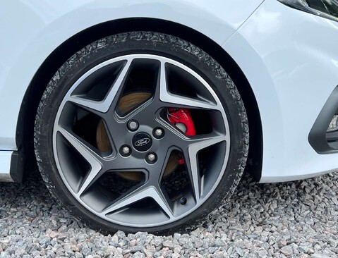Ford Fiesta 1.5 Fiesta ST-3 T 5dr 9
