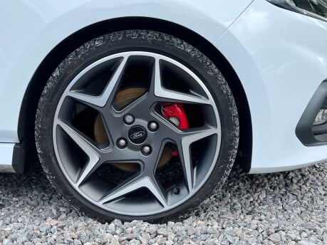 Ford Fiesta 1.5 Fiesta ST-3 T 5dr 9
