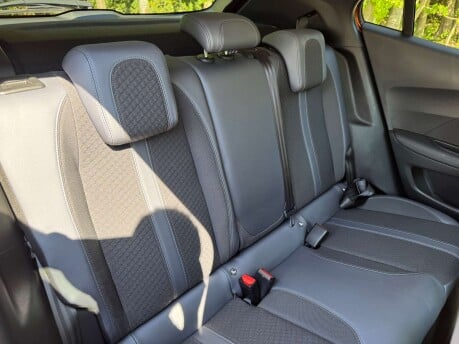 Peugeot 2008 1.2 2008 Allure Premium PureTech S/S 5dr 33