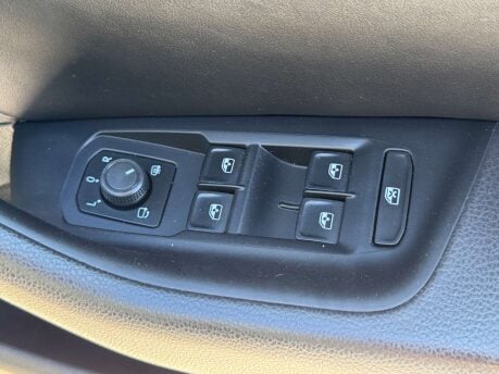 Volkswagen Arteon 2.0 Arteon R-Line TDI Semi-Auto 5dr 31