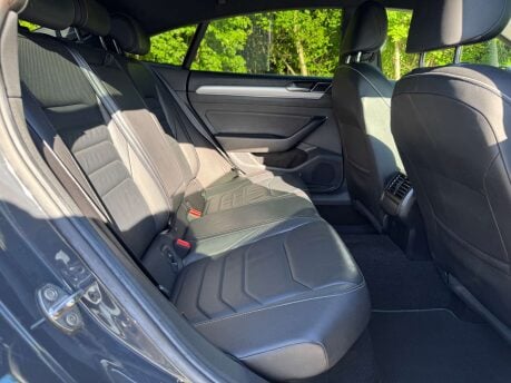 Volkswagen Arteon 2.0 Arteon R-Line TDI Semi-Auto 5dr 33